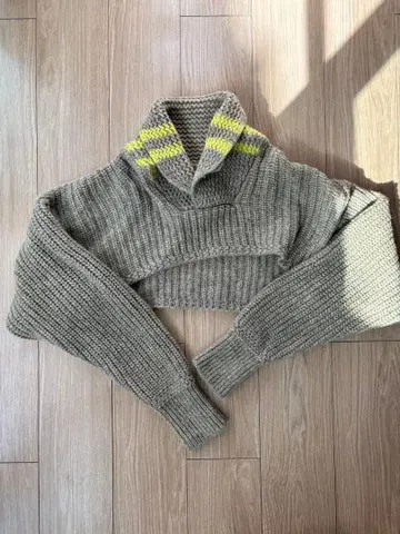 후미카우치다 숏 기장 니트 fumika uchida