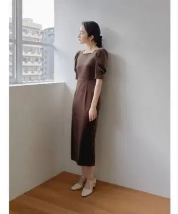 Ayla 브라운 퍼프 슬리브 롱 원피스