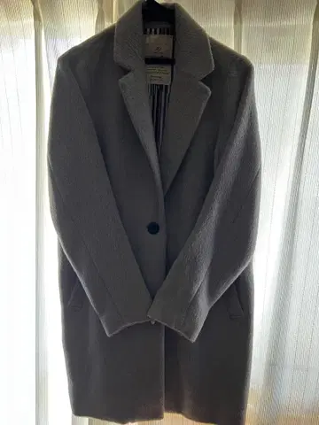 AS KNOW AS PINKY 그레이 체스터 코트 버튼 포함