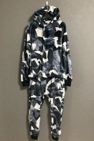 AKM VOLTEX PONT CAMO 기하학 카모 플리스 셋업