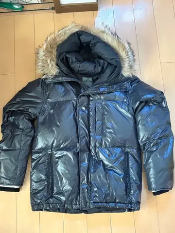 블랙 광택 다운 자켓 퍼 포함 176cm 착용