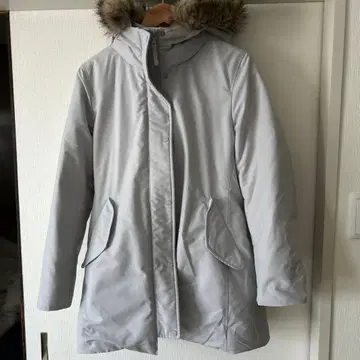 유니클로 그레이 다운 자켓 (L 사이즈)