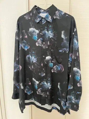 STUDIOUS 꽃무늬 긴팔 셔츠 블랙