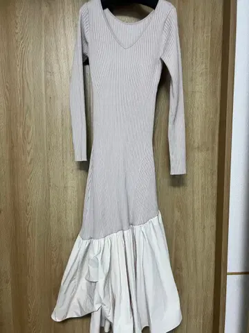 아지메 절개 리브 니트 콤비 원피스 프레이아이디