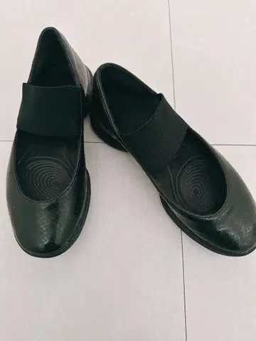 리복 이지톤 블랙 플랫슈즈 23.5cm