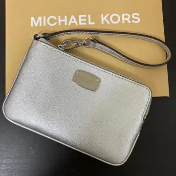 새상품 MICHAEL KORS 마이클코어스 파우치 실버