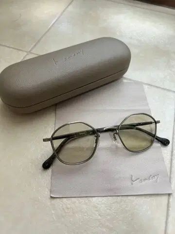 kearny gravel-8 marble stone x gold