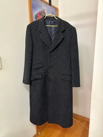 진한 그레이 체스터 코트 퍼 자켓