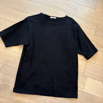 shiun 블랙 크루넥 반팔 티셔츠