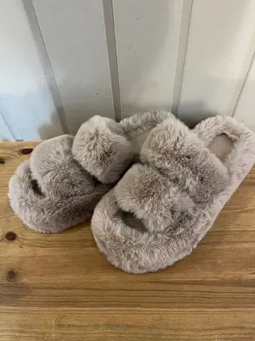 핑크 베이지 퍼 슬리퍼 샌들