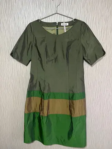 HIROKO BIS 무릎 기장 원피스 반팔 올리브 그린