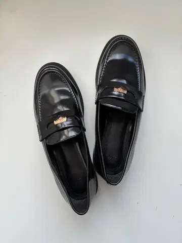 새상품급 H&M 코인 로퍼 블랙 37