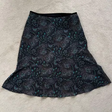 UNTITLED 스커트 사이즈 3