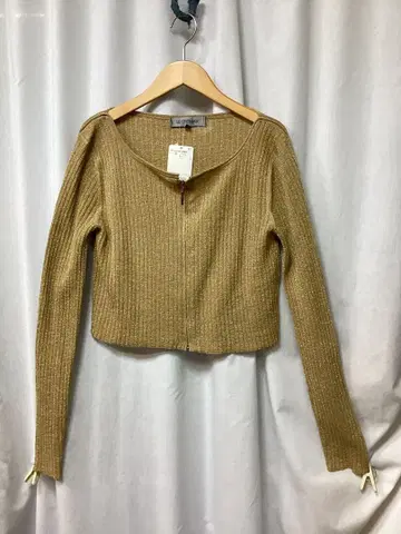 최종 가격 인하 새상품 정가 50000엔 스포츠 맥스 집업 가디건