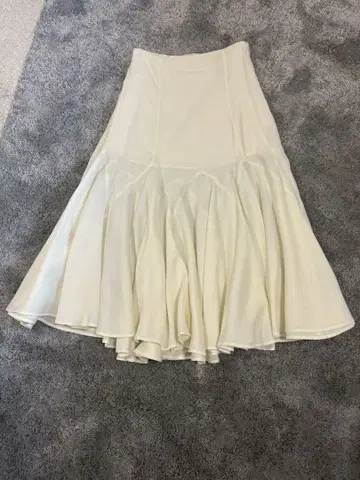 H&M 아이보리 플레어 롱 스커트