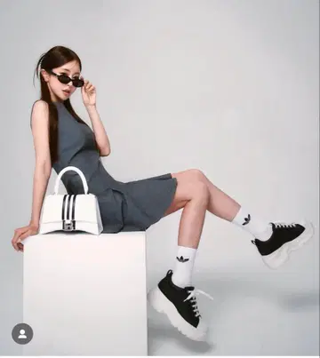 스즈키 아미 플랫폼 스니커즈 블랙 M 사이즈