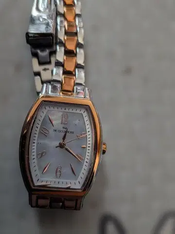 더 클락하우스 손목시계