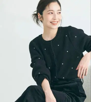 베이스먼트 하트 니트 스웨터