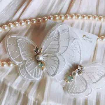 나비 자수 귀걸이 (화이트)