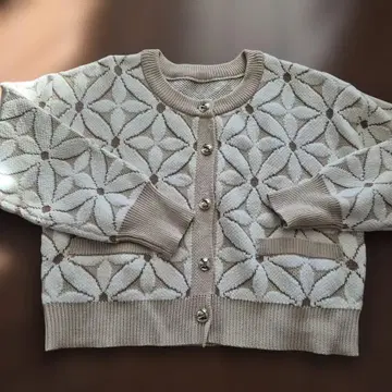 꽃무늬 가디건 사이즈 F 아이보리 베이지 계열