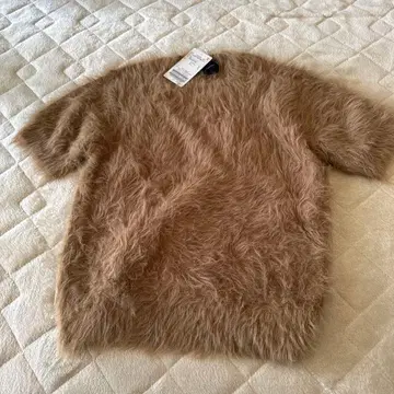 Spick & Span 카멜 페더 얀 퍼 반팔 상의 미사용 새상품!