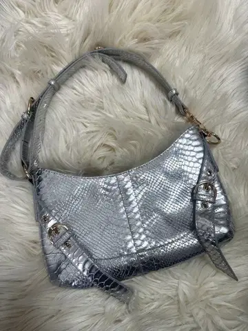 FIG&VIPER 실버 악어 무늬 숄더백 스타일리시 백