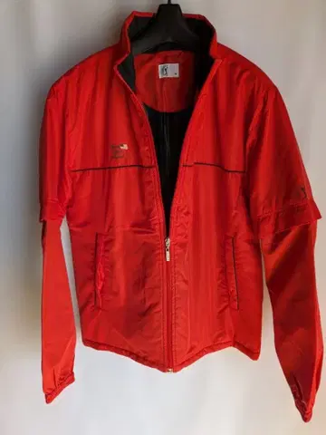 빨간색 골프 자켓 M 사이즈 소매 탈부착 가능한 2WAY 충전솜 타입.