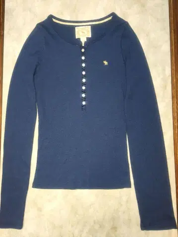 Abercrombie&Fitch 헨리넥 리브 티셔츠 네이비