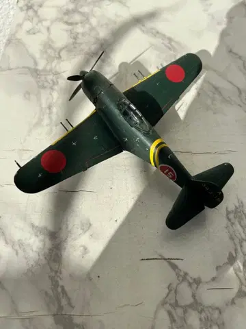 하세가와 1/72 프로펠러기 시덴카이 붓 페인팅 완성품