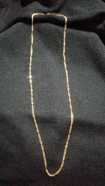 18금 스크류 목걸이입니다. 각인 있습니다.