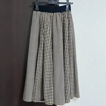 스트로베리 필드 하운드투스 패턴 플레어 스커트