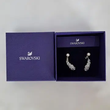 Swarovski 펄 장식 나뭇잎 귀찌