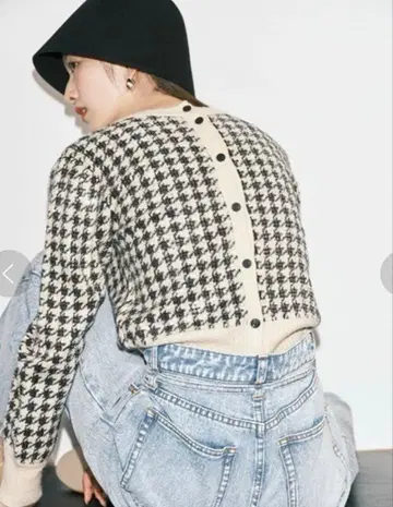 [ 미사용 새상품 ] 릴리 브라운 스팽글 니트탑 하운드투스 체크 패턴