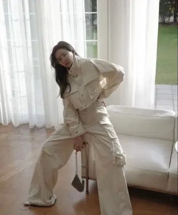 THETOE Plato Crop Ma-1 white S