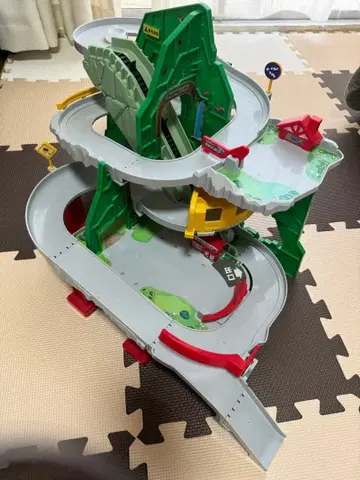 터널 통과! 산 오르기 드라이브 토미카