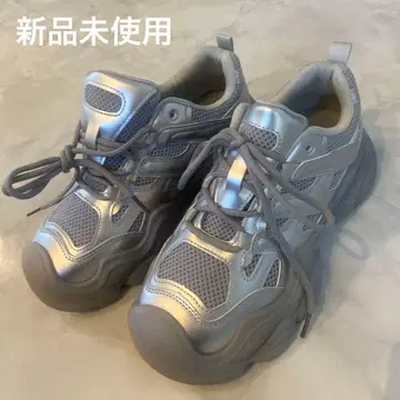 실버 스포츠 슈즈