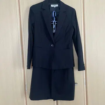 NATURAL BEAUTY BASIC 블랙 스트라이프 수트 세트