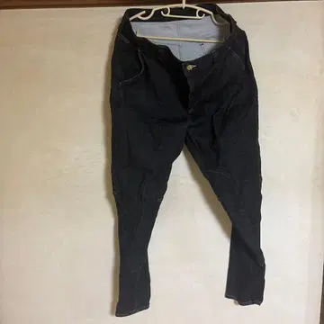 다크 데님 슬림 핏 팬츠 (베타멘)