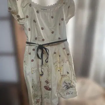 에밀리 템플큐트 동물 패턴 반팔 원피스 크림색