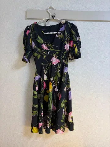 TED BAKER 꽃무늬 반팔 원피스 0 사이즈