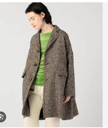 맥피 헤링본 트위드 코트