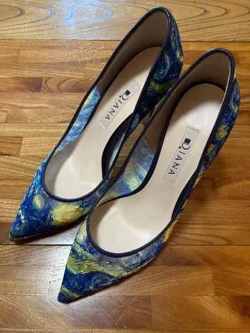 DIANA 고흐 콜라보 별이 빛나는 밤 하이힐 22.5cm