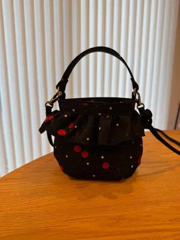 세츠코 사지테일 피그 체리