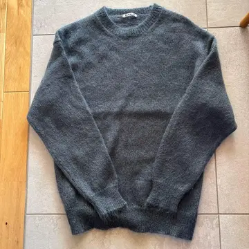 AURALEE 새상품 블루 그레이 모헤어 울 크루넥 스웨터 새상품급