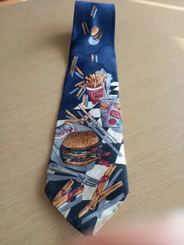 맥도날드 넥타이 햄버거 패턴 넥타이 네이비