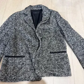 BASILE 28 헤링본 테일러드 자켓