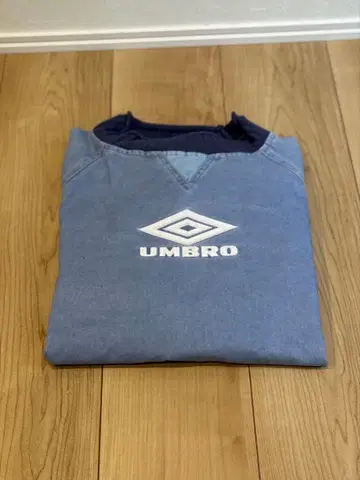 UMBRO iconic Drill top M 사이즈 oasis