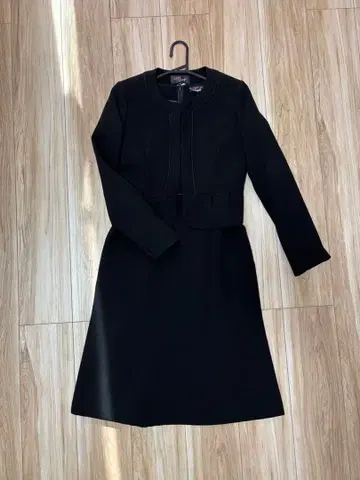 블랙 원피스 수트 (긴팔 반팔) 9호