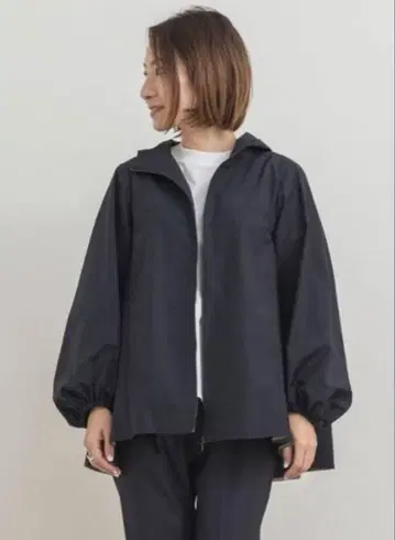 Yori/후드 부착 백 개더 자켓/