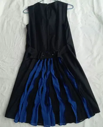 [ 플라보아 ] FRAPBOIS 슬리브리스 백 프릴 원피스